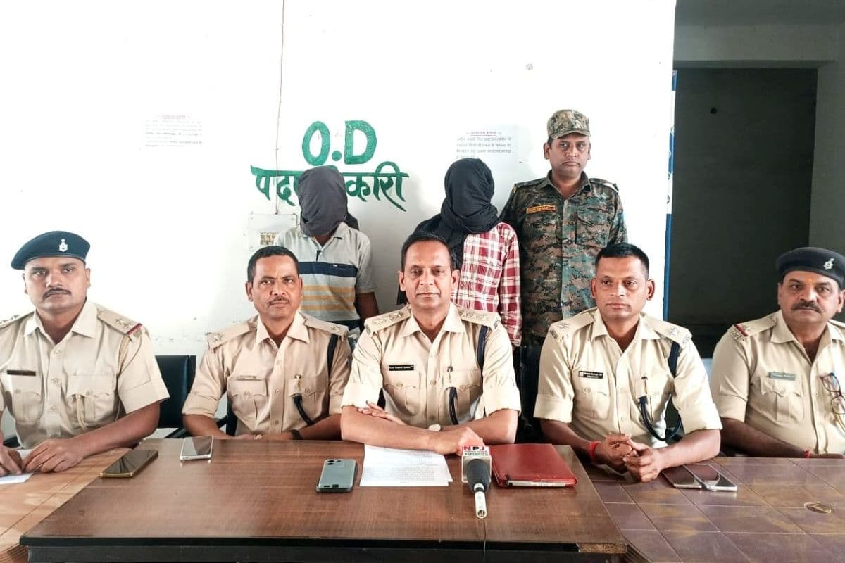 हजारीबाग पुलिस ने पिकअप और जेनरेटर चोरी कांड का किया पर्दाफाश, 2 शातिर चोर दबोचे गये