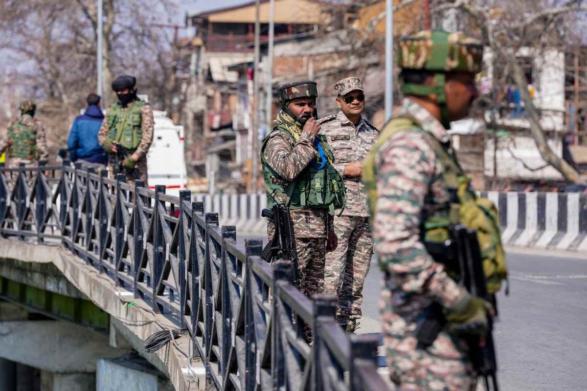 भारत में पाकिस्तान ने भेजे ड्रोन, भारतीय जवानों ने की फायरिंग