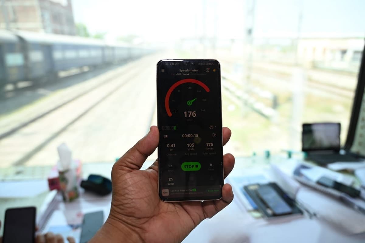 धनबाद से मुगलसराय तक 180 की स्पीड में दौड़ेंगी ट्रेनें, पूर्व-मध्य रेलवे ने किया ट्रायल