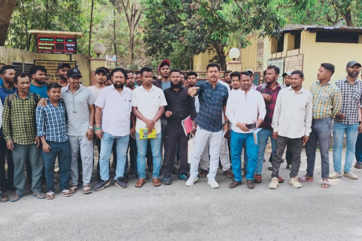 जादूगोड़ा भाटिन माइंस में ठेका मजदूर अड़े हैं अपनी मांग पर, हड़ताल दूसरे दिन भी जारी