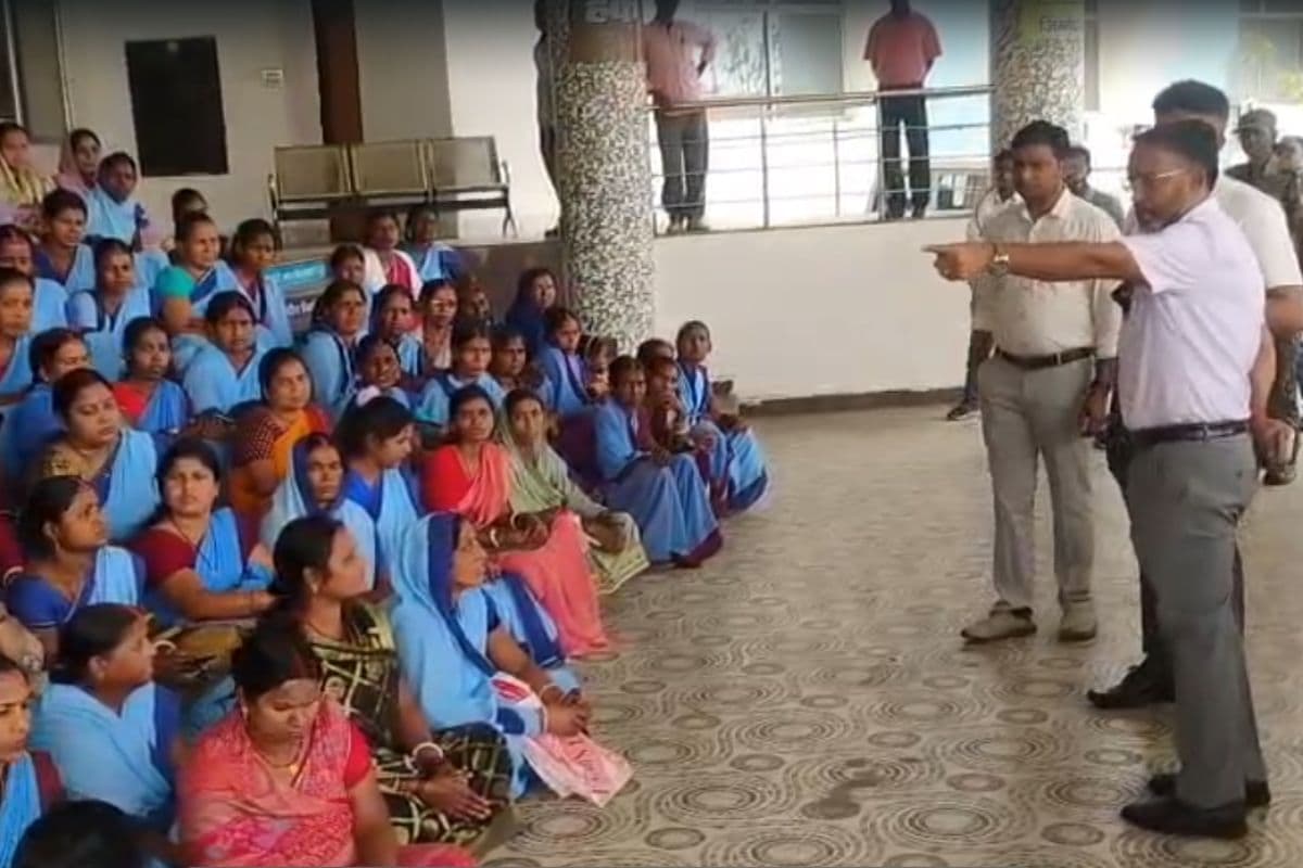 माफी मांगें गिरिडीह के डीसी, बाबूलाल मरांडी ने जल सहिया के वेतन मामले पर सीएम हेमंत को घेरा