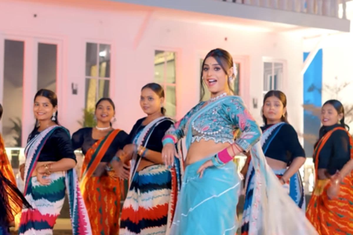 काजल त्रिपाठी की अदाओं से छाया गाना, ‘झुमुकवा राजा तुर दिहले’ 2 मिलियन पार