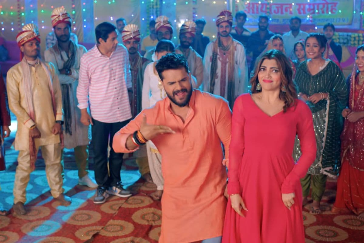 खेसारी लाल का 'पत्नी खोजतानी' गाना हुआ रिलीज, पत्नी की तालाश में दिखे 'ट्रेंडिंग स्टार'