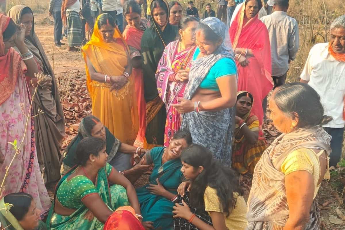 कोडरमा में हाथियों का कहर, महुआ चुनने गई महिला को कुचल कर मार डाला