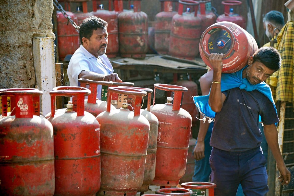 LPG Crisis: रांची में बैकलॉग हुआ दोगुना, डिलीवरी में लग रहे 5 से 7 दिन