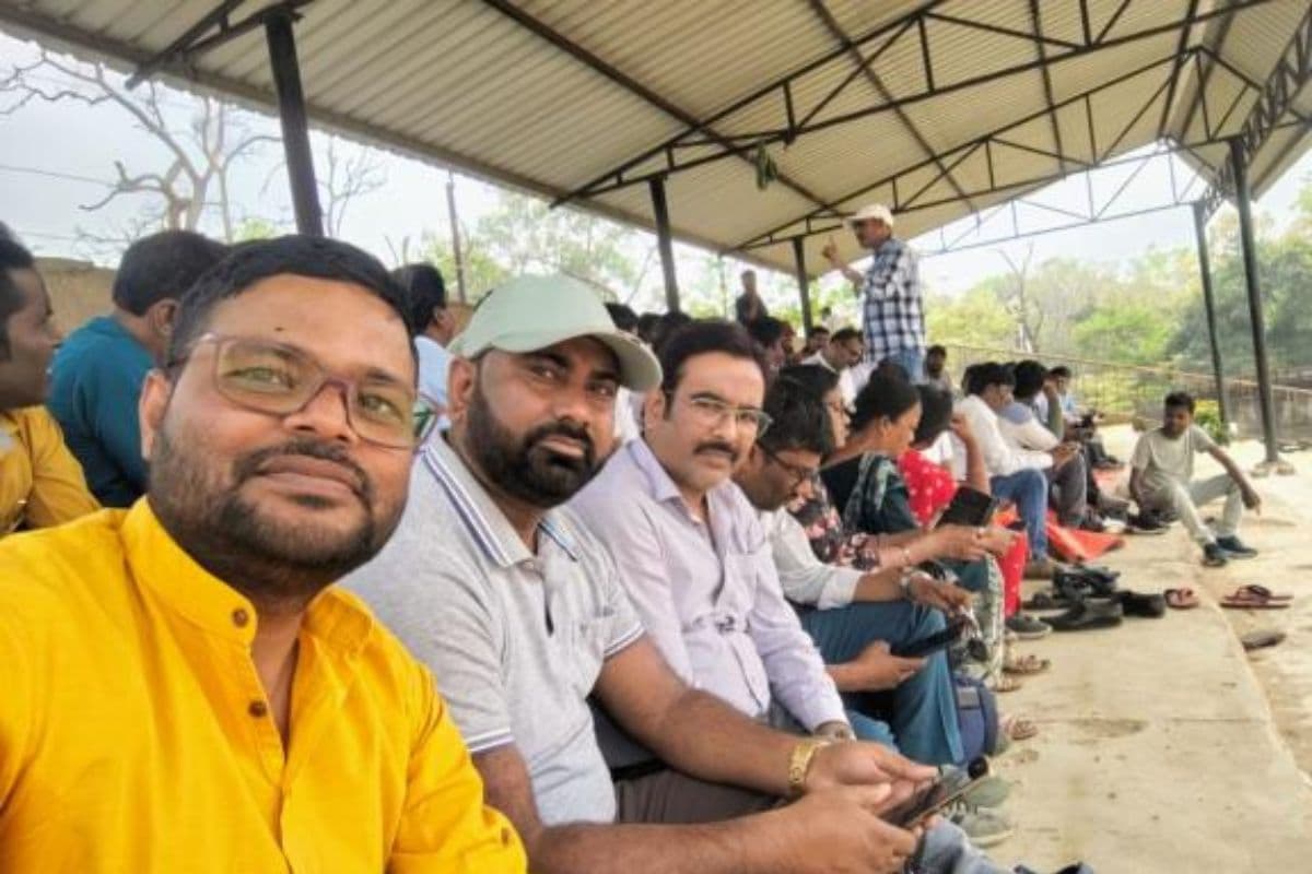 6 महीने से मानदेय नहीं, अब सड़क पर उतरे झारखंड के मनरेगा कर्मी