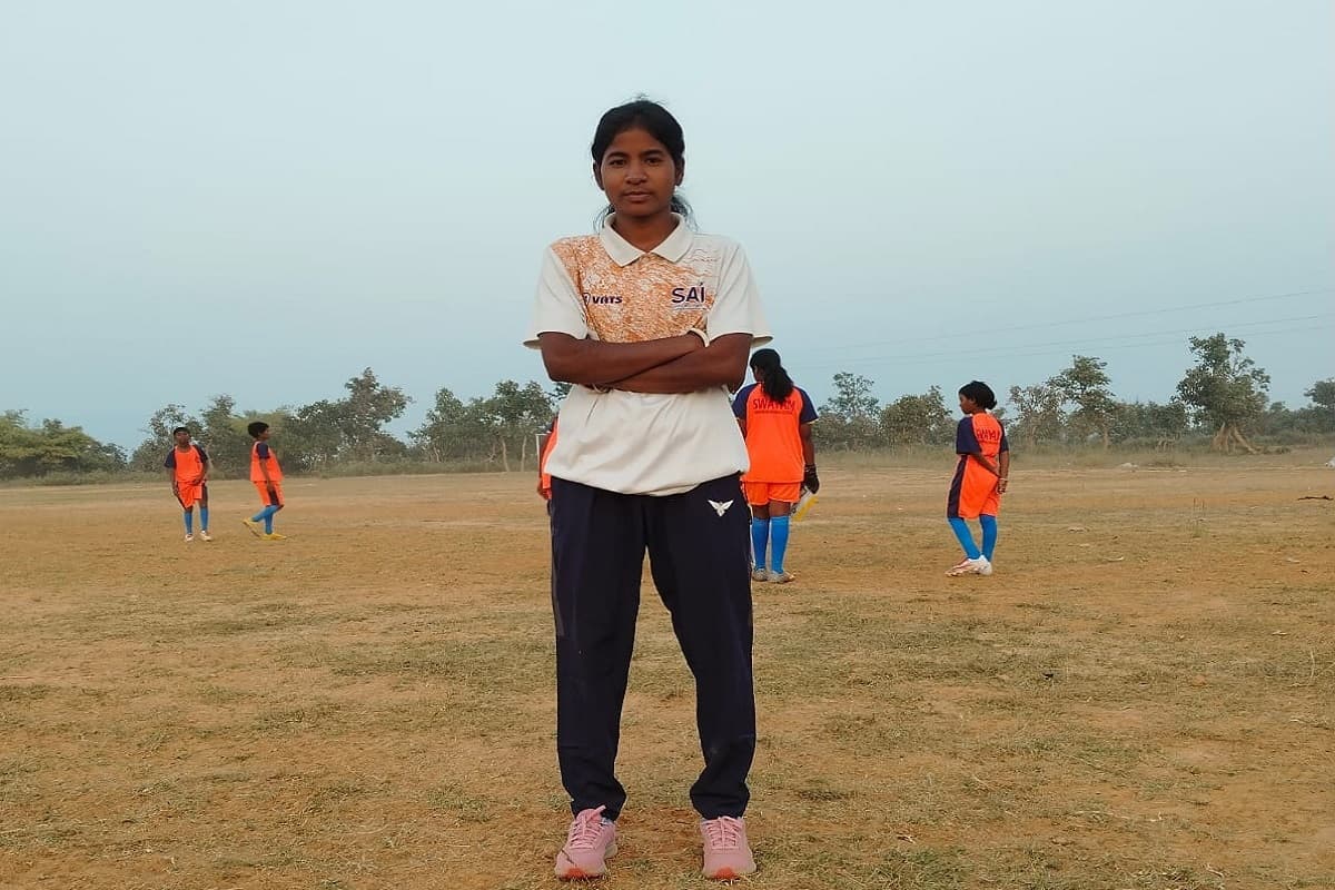 गांव-गांव घूमकर बच्चों को फुटबॉल सिखा रहीं कुचाई की नंदिनी, सुब्रतो कप में दिखाया जौहर