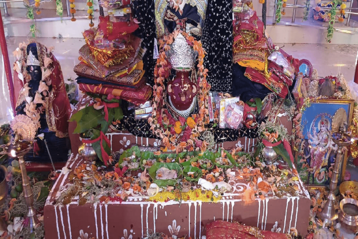 नोवामुंडी में मां मंगला की पूजा में उमड़ा जनसैलाब, श्रद्धा और परंपरा का अद्भुत संगम