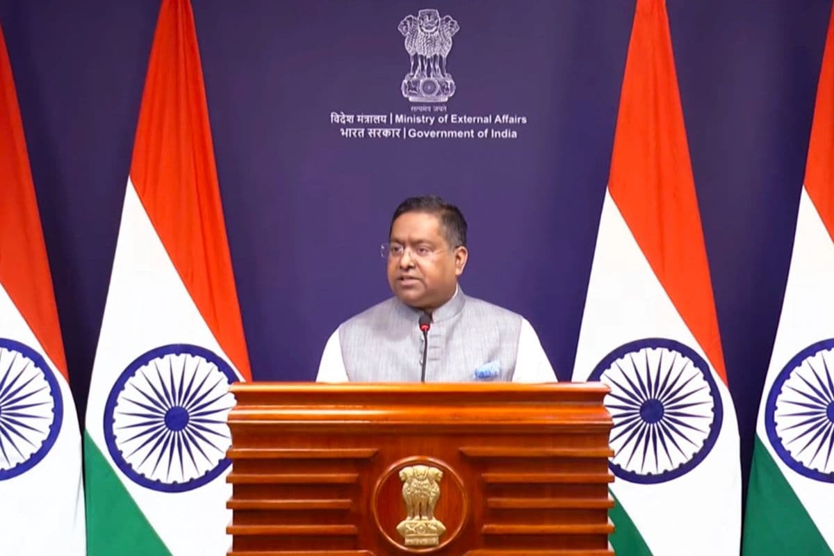 ईरान-अमेरिका युद्ध: विदेश मंत्रालय का बयान, मर्चेंट शिप पर हमले में तीन भारतीयों की मौत, एक लापता