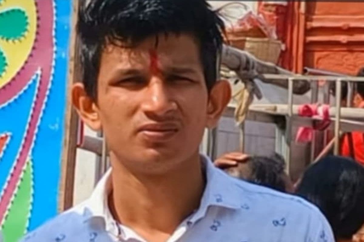 प्रेम विवाह के बाद उजड़ गयी हंसती-खेलती दुनिया! पाकुड़ में युवक ने लगायी फांसी