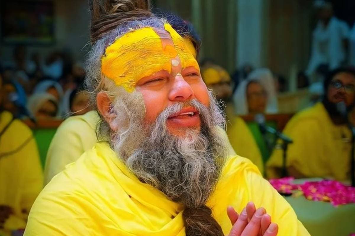 फ्यूचर की चिंता और जॉब इनसिक्युरिटी से कैसे बचें? प्रेमानंद जी महाराज ने युवाओं को दिया उत्तर