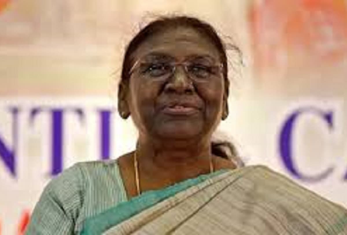 राष्ट्रपति द्रौपदी मुर्मू का बंगाल दौरा स्थगित, अब शनिवार को बागडोगरा आने की उम्मीद
