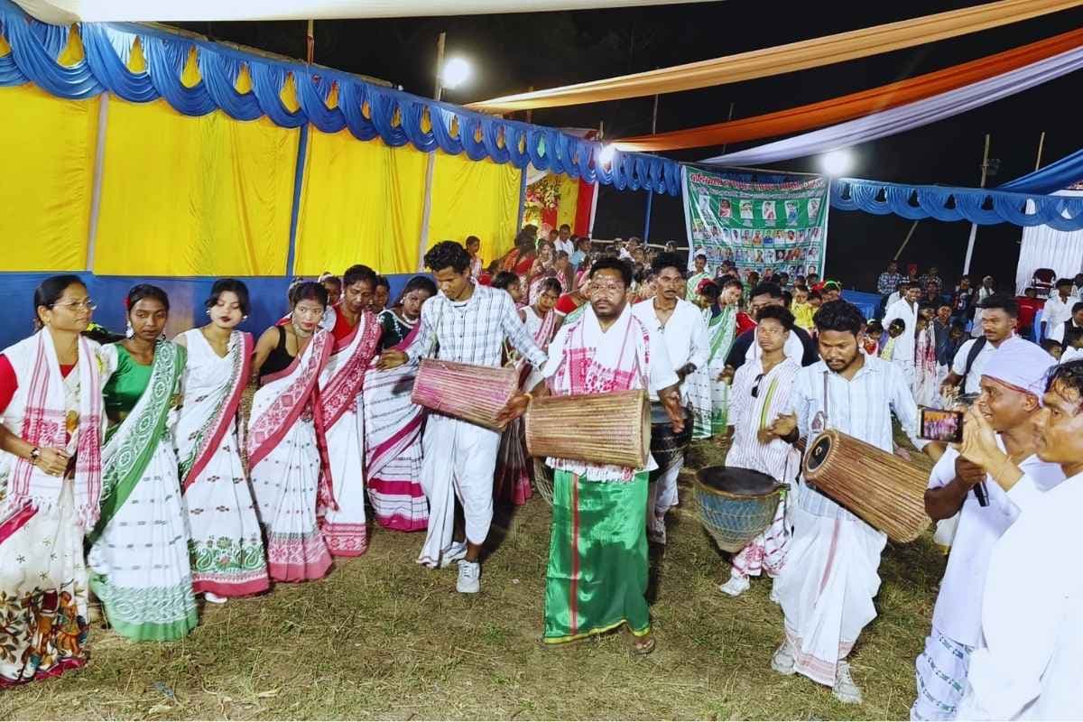 सरायकेला के बेलडीह में धूमधाम से मना ‘मागे पोरोब’, विधायक दशरथ गागराई भी थे शामिल 