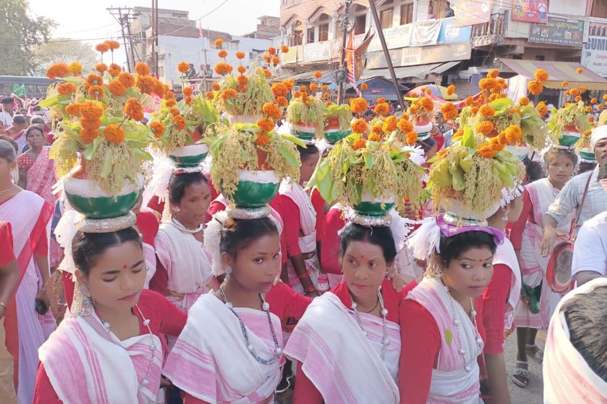 सरहुल विशेष : सूर्य और धरती के विवाह का उत्सव है प्रकृति पर्व सरहुल
