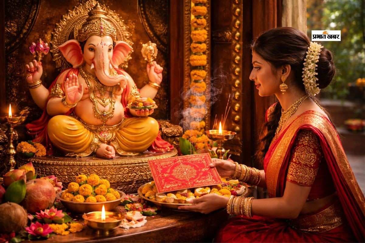 विवाह का पहला निमंत्रण इन 5 को दें, मिलेगा सुखी दांपत्य जीवन का आशीर्वाद विवाह का पहला निमंत्रण इन 5 को दें, मिलेगा सुखी दांपत्य जीवन का आशीर्वाद
