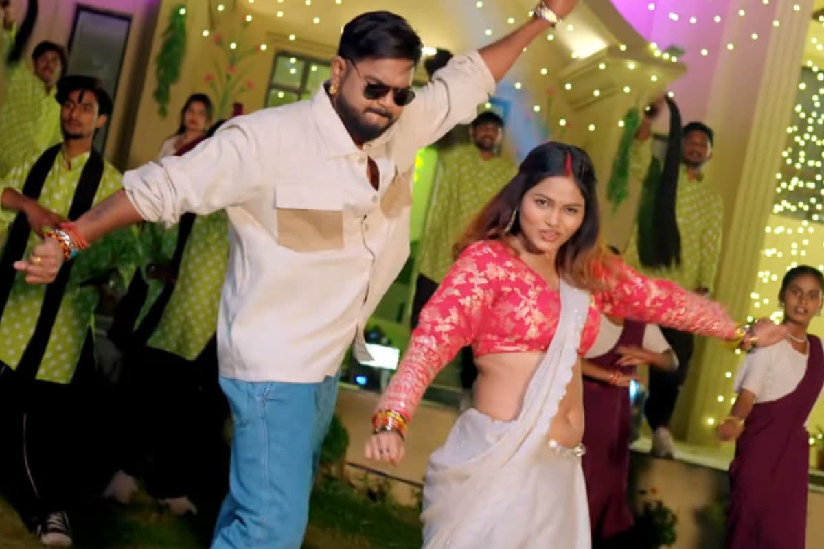 शिल्पी राज का गाना 'पलंग करे चोंय चोंय' रिलीज, मुस्कान का ब्लैक साड़ी लुक छाया