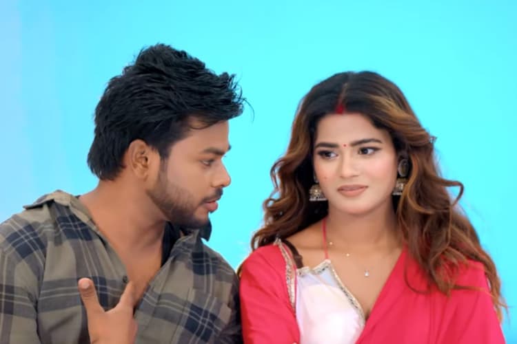 गाना 'मेहरी राज करी' रिलीज, अनुराधा के कातिलाना लुक ने बढ़ाया तापमान