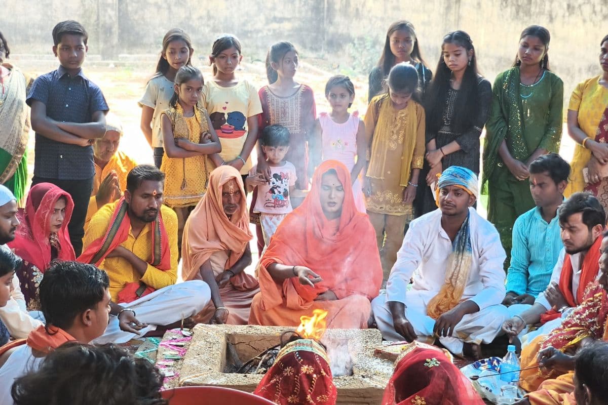 Kharsawan: पूर्णाहुति के साथ श्रीमद् भागवत सप्ताह ज्ञान यज्ञ का समापन, उमड़ी श्रद्धालुओं की भीड़