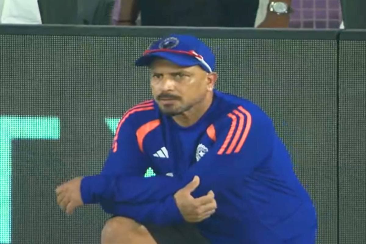 रोहित शर्मा ने बचाई थी नौकरी, अब टीम से बाहर हो सकता है यह कोच