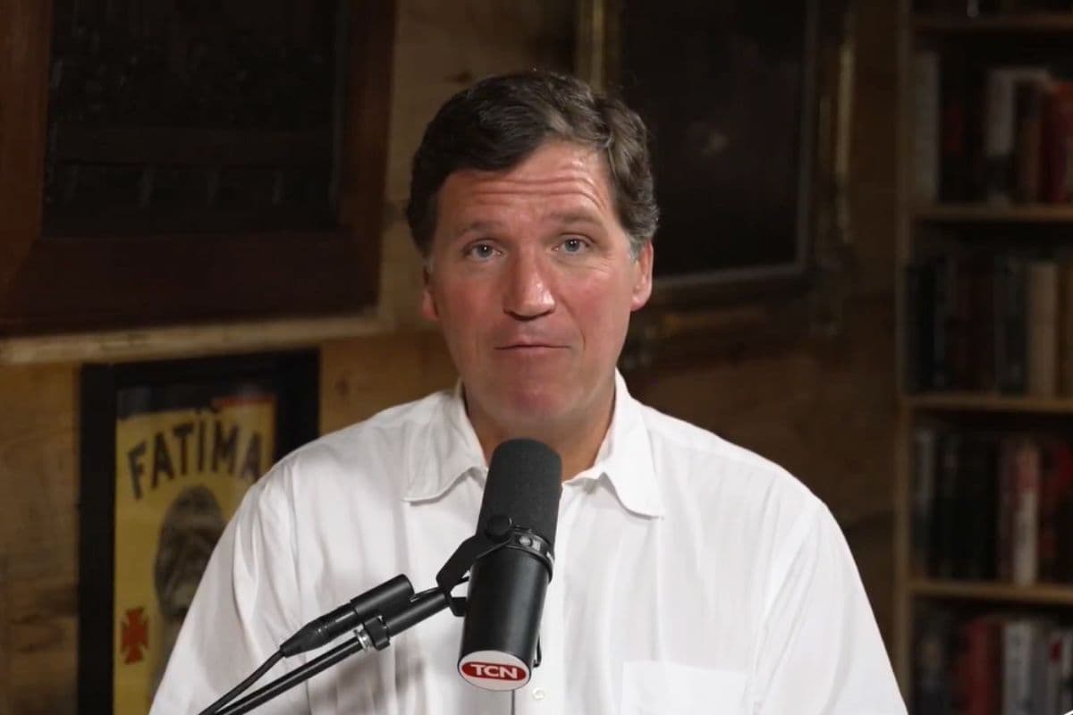 Tucker Carlson says CIA read my texts Tried to frame as foreign agent charge over Iran contacts.