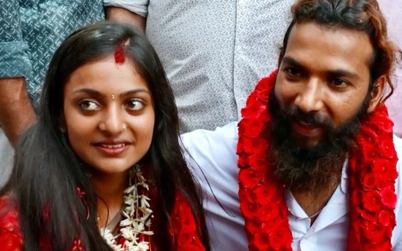 कौन है फरमान खान जिसने मोनालिसा का दिल चुराया? लव स्टोरी है पूरी फिल्मी