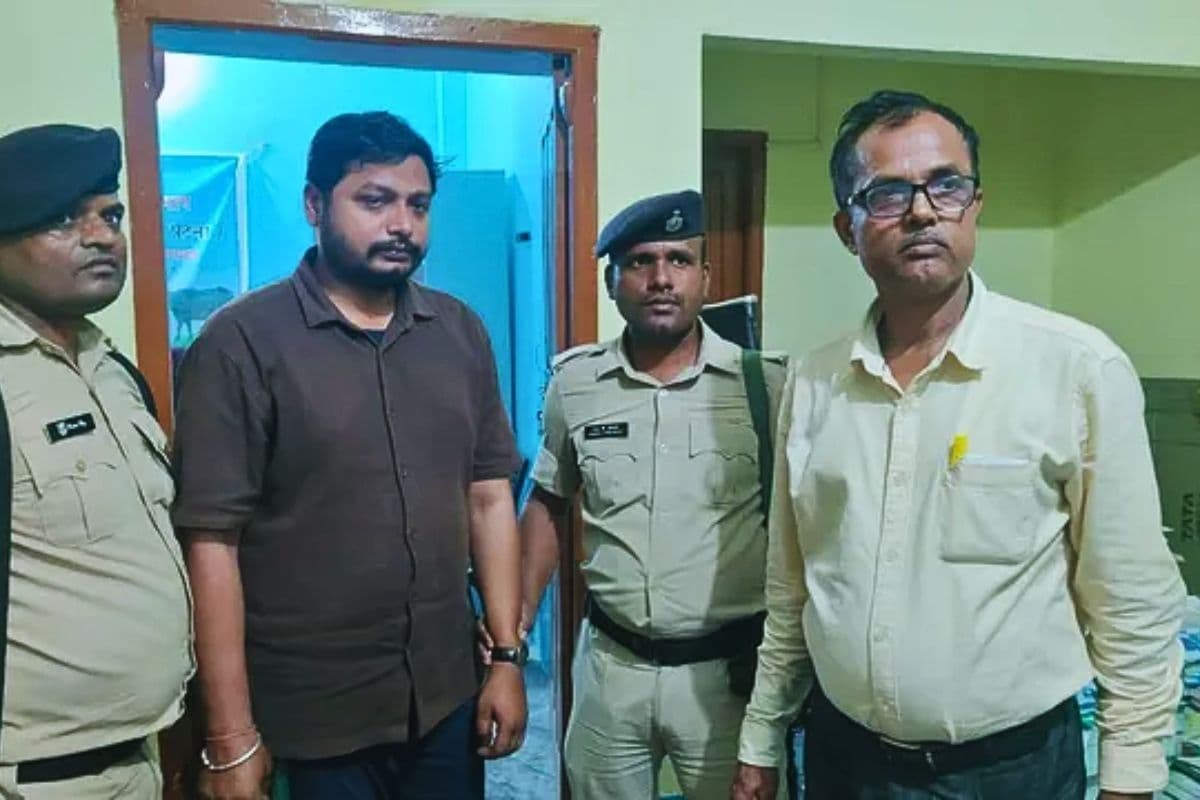 बिहार में निगरानी का बड़ा एक्शन, 30 हजार रुपये रिश्वत लेते डेयरी ऑफिसर रंगे हाथ गिरफ्तार