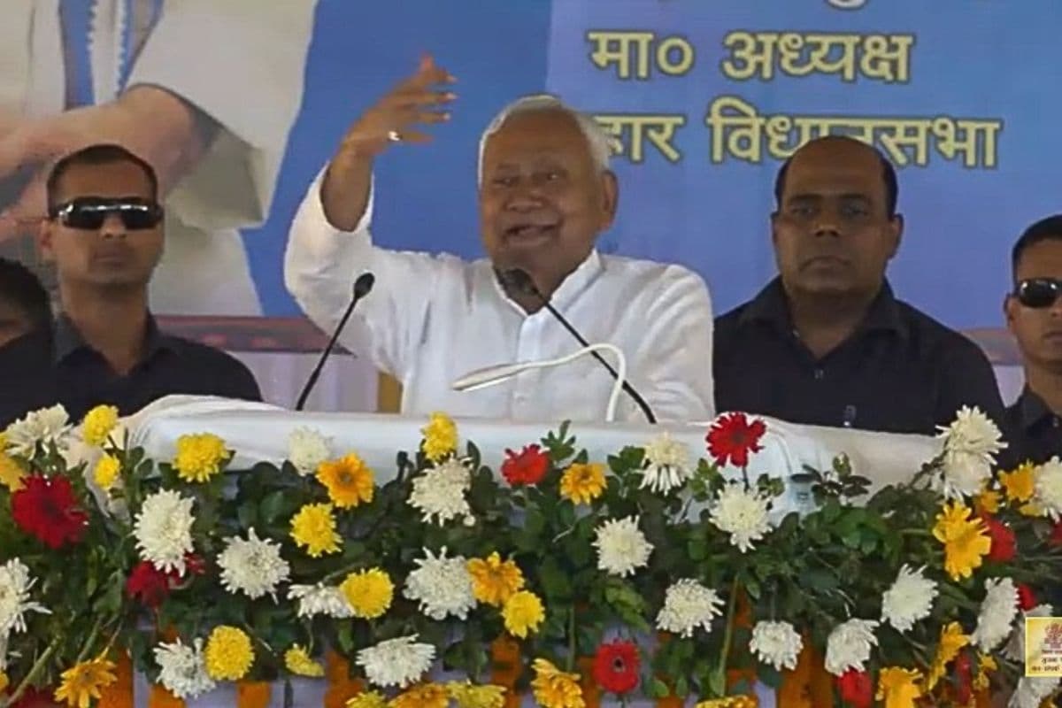 गयाजी में सीएम नीतीश ने सम्राट चौधरी के कंधे पर फिर रखा हाथ, बोले- बिहार बहुत आगे बढ़ेगा