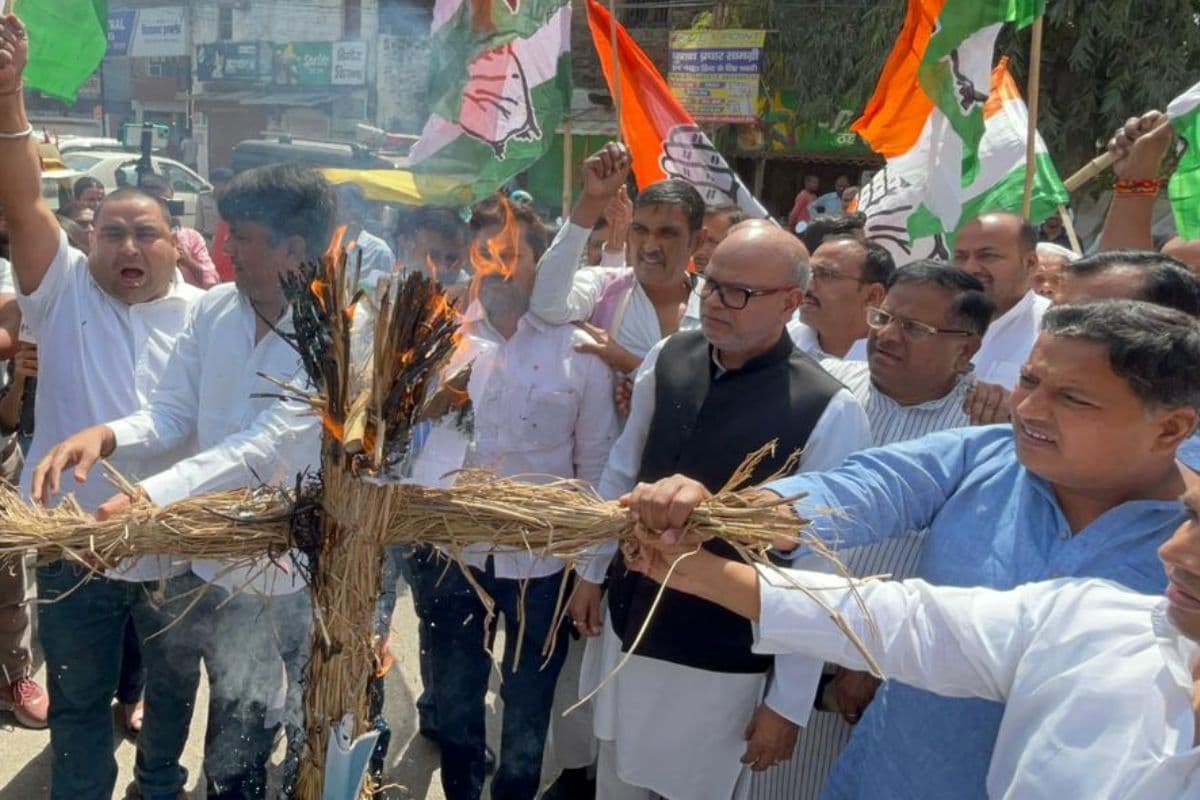 कांग्रेस बोली- BJP ने ‘चुरा’ लिए 3 MLA, पटना में जोरदार प्रदर्शन, वोट न देने वाले विधायकों की नाराजगी जानिए