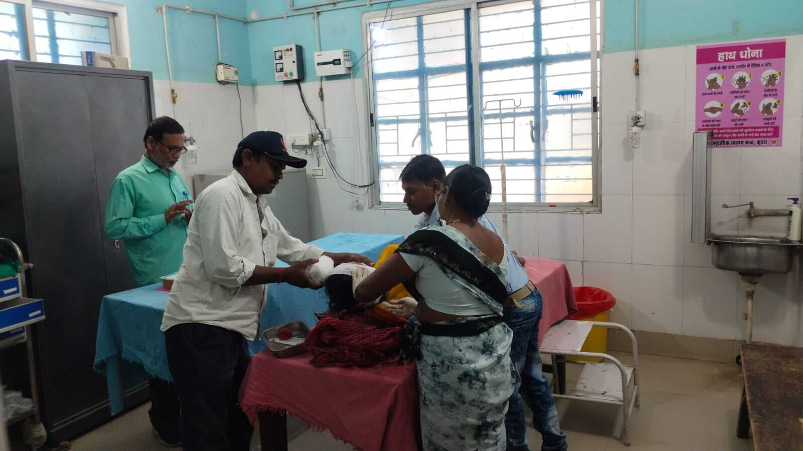 पछाहगंज के पास बाइक से गिरकर महिला घायल