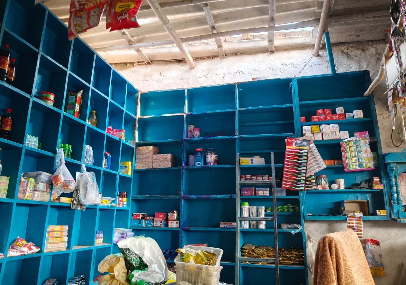 हरिराही में किराना दुकान से 57 हजार की चोरी