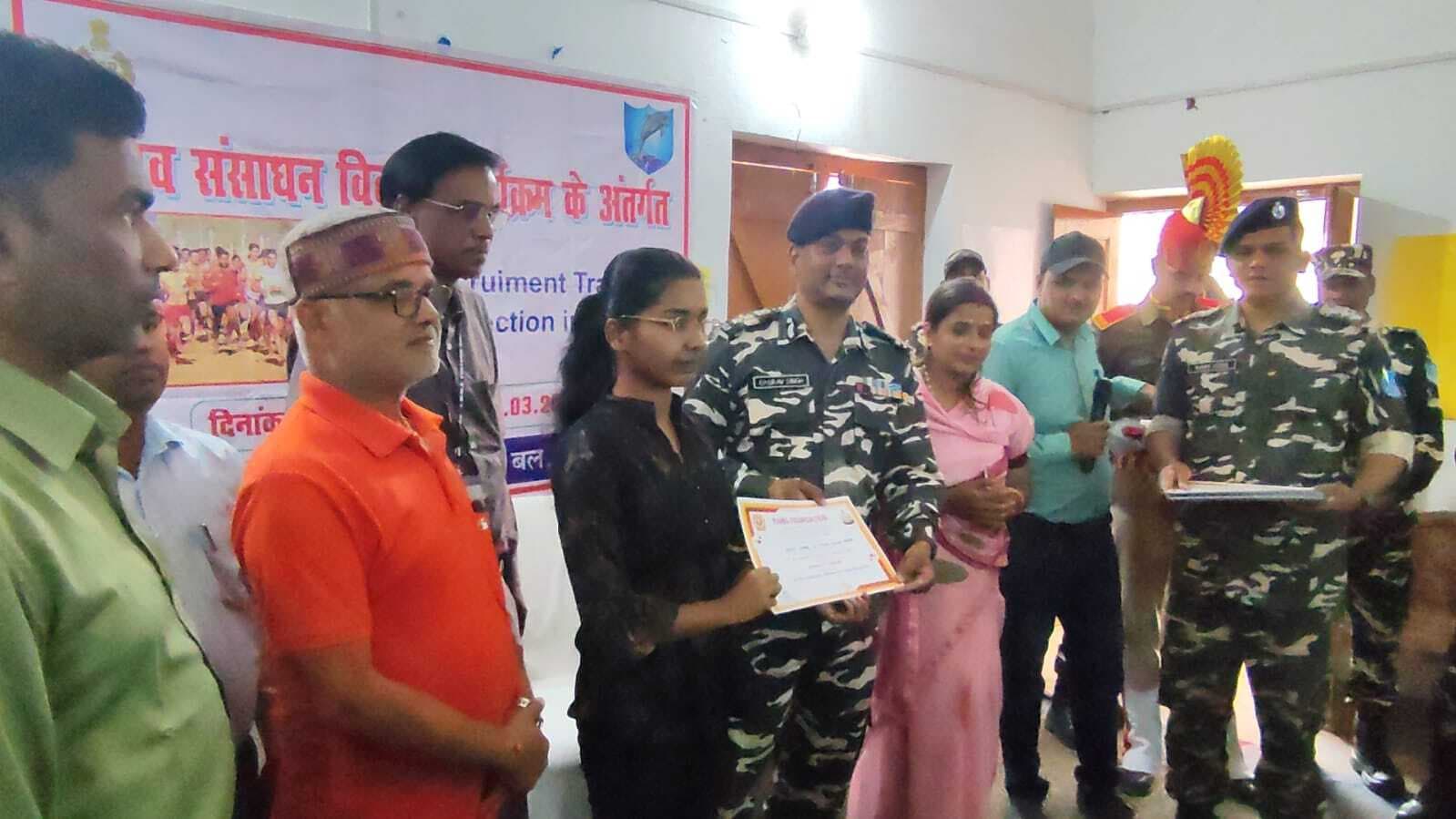 ट्रेनिंग पूर्व पांच दिवसीय सेलेक्शन कोर्स दौड़ व कूद का कराया अभ्यास