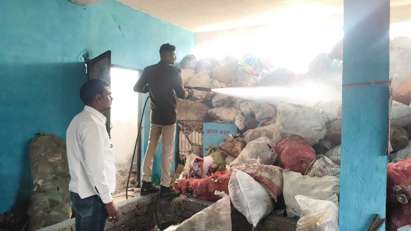 शरारती तत्वों ने बड़वासिनी अपशिष्ट प्रसंस्करण इकाई में लगायी आग