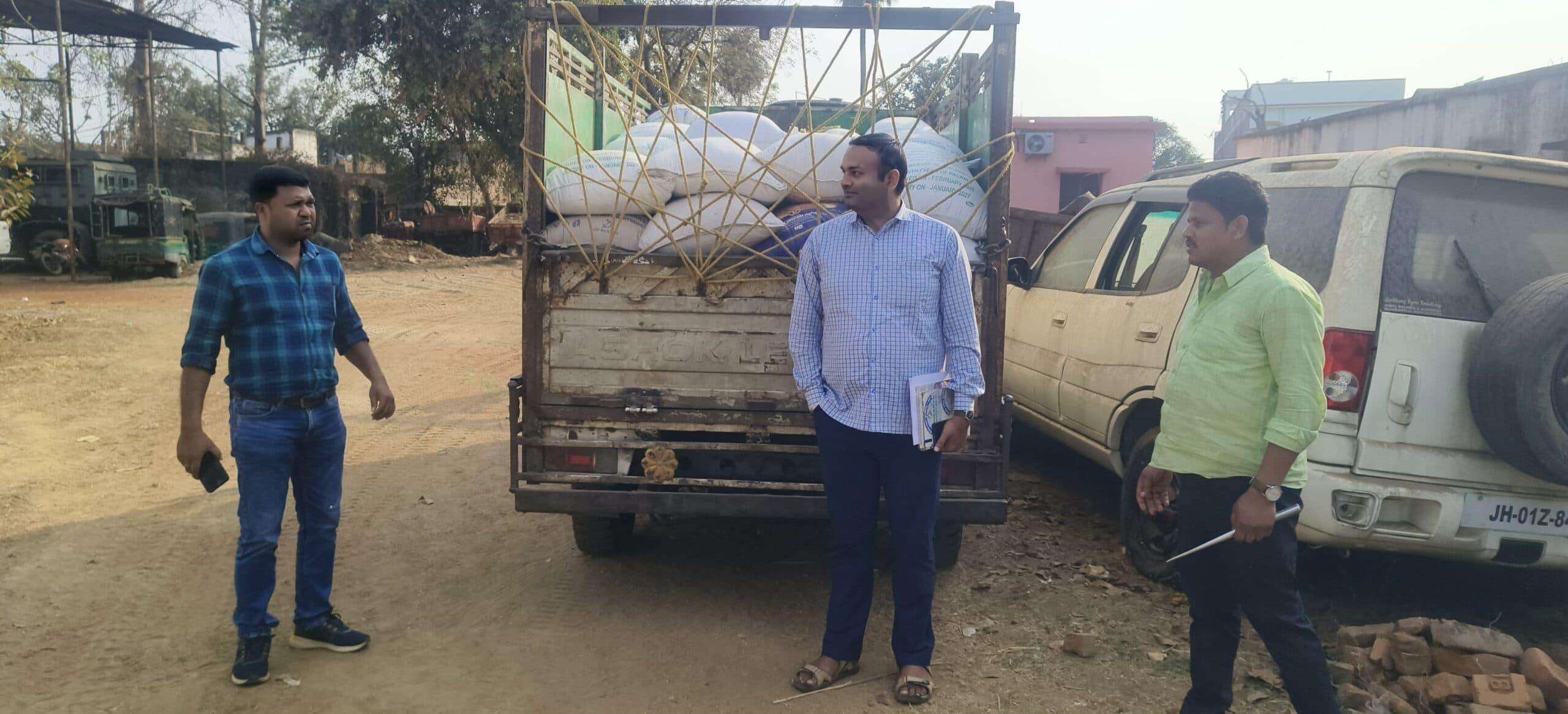 सरकारी फोर्टीफाइड चावल से लदी वैन जब्त, चालक फरार