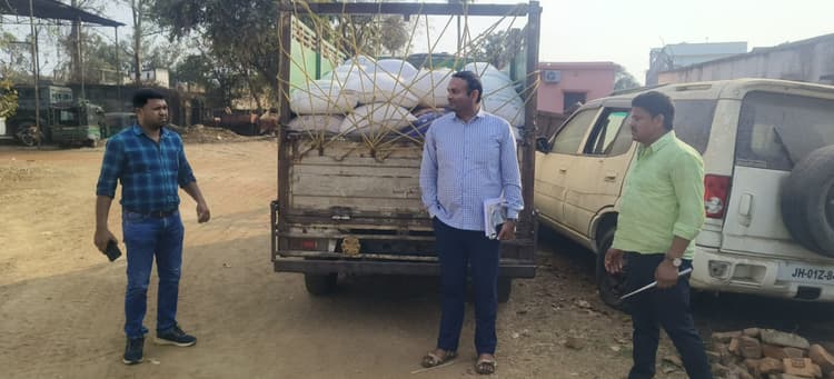 सरकारी फोर्टीफाइड चावल से लदी वैन जब्त, चालक फरार