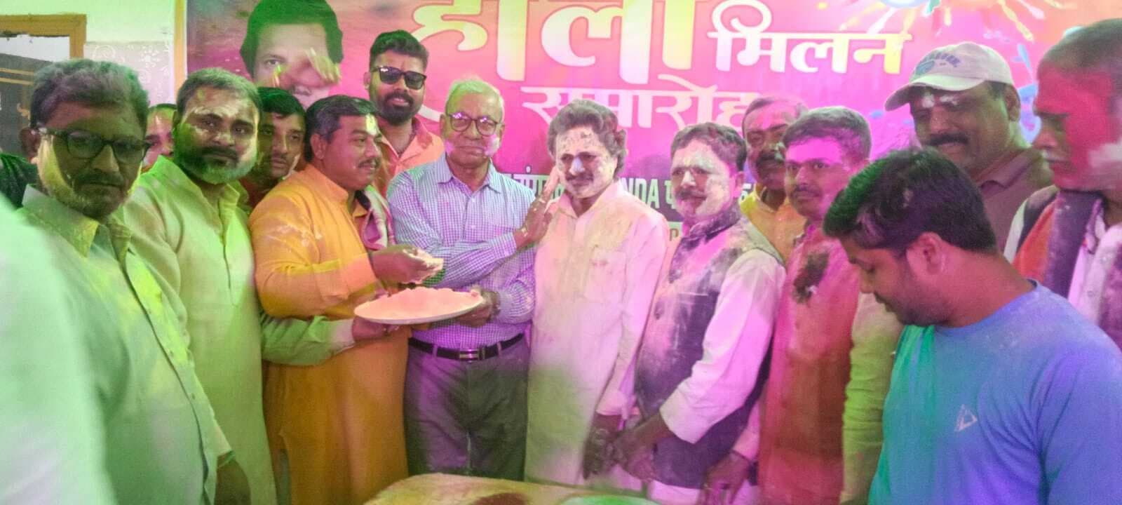 विधायक के होली मिलन समारोह में दिखा कार्यकर्ताओं के बीच उत्साह