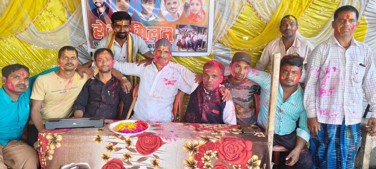 दिव्यांगों ने मनायी होली मिलन समारोह