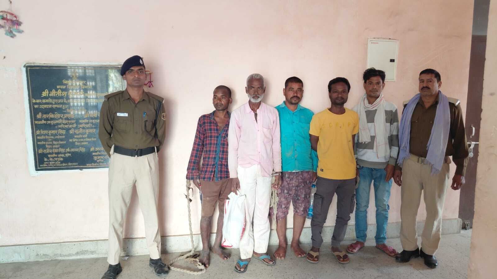 छह शराब तस्कर सहित 15 लोग गिरफ्तार