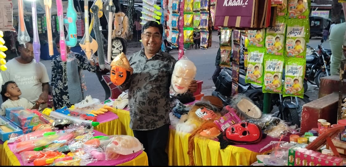 होली को लेकर बढ़ी सिल्ली की रौनक, रंगों से सजा बाजार