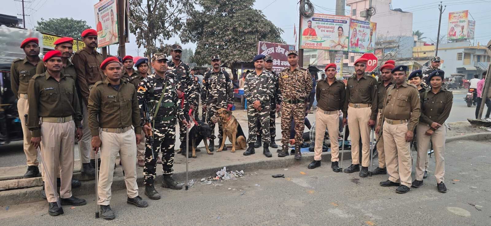 होली को लेकर पुलिस ने किया फ्लैगमार्च