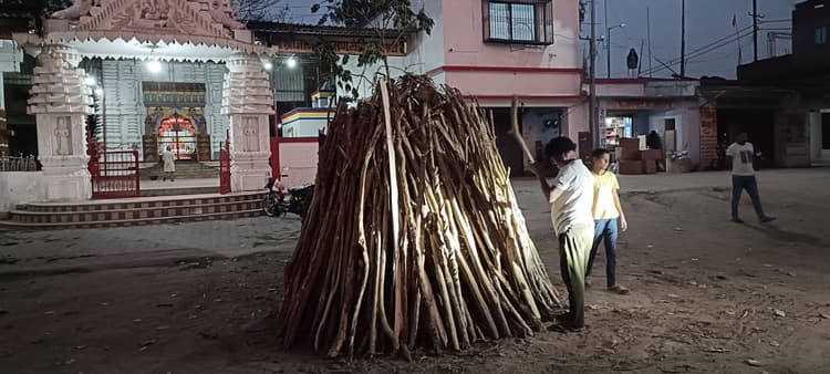भद्रा के साये में तीन की सुबह होलिका, शाम को चंद्रग्रहण