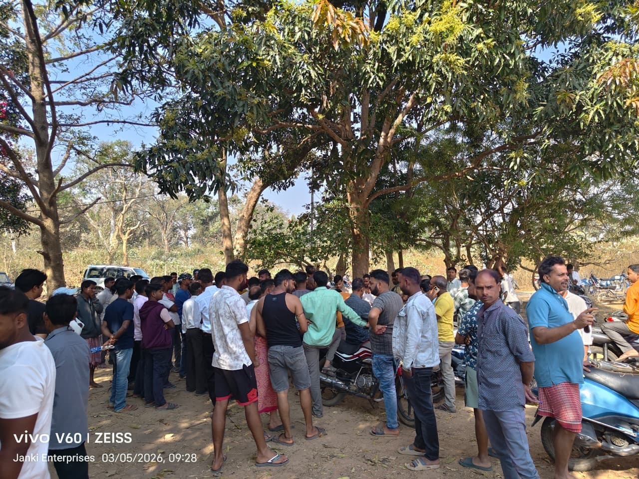 शिव मंदिर से प्रतिमा की चोरी से आक्रोश