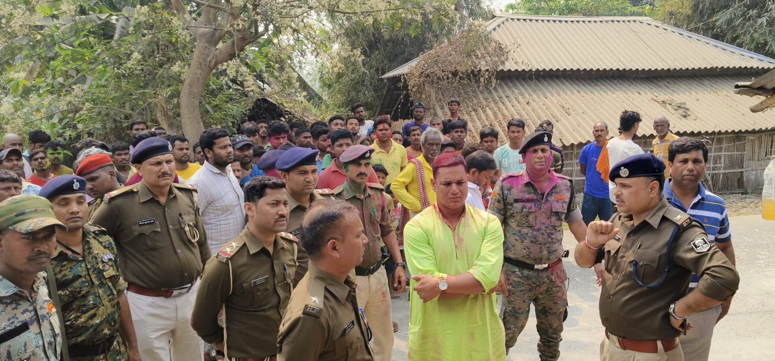 घर केअंदर 60 वर्षीय वृद्ध की गला रेतकर हत्या, पुलिस जांच में जुटी