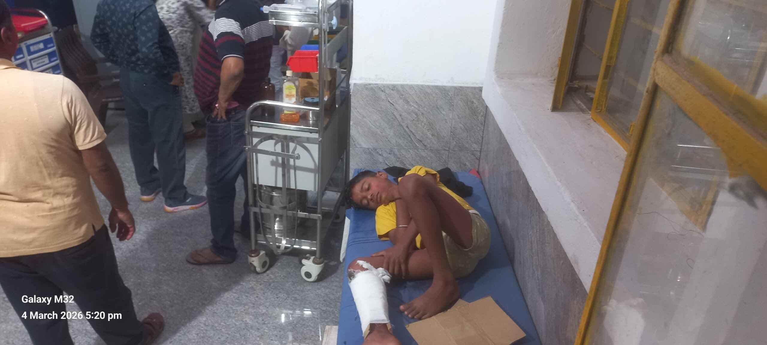 बाइक की सीधी टक्कर से चाचा भतीजा जख्मी