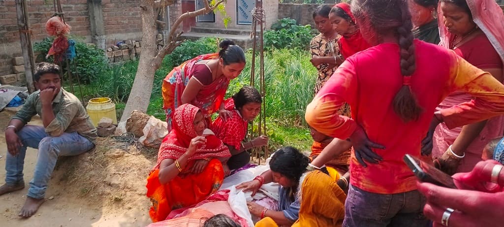 सड़क दुर्घटना में बाइक सवार युवक की मौत