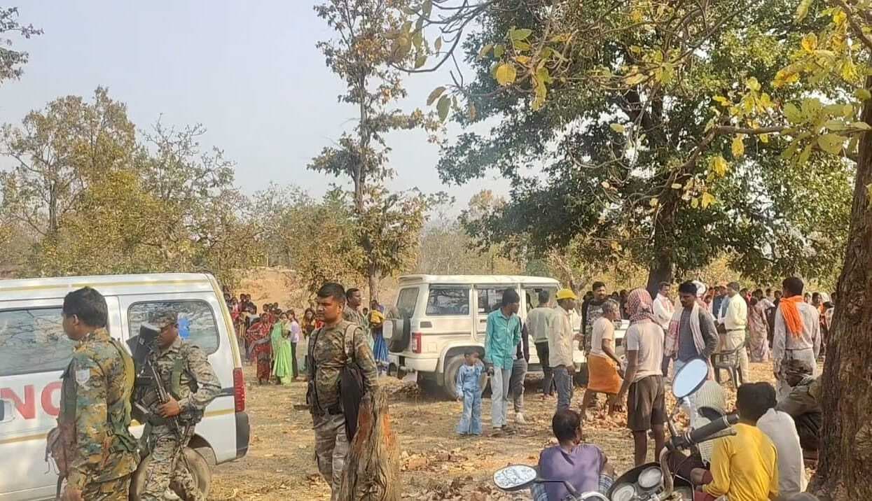 Bokaro News : चतरोचट्टी में फंदे से लटककर प्रेमी युगल ने दी जान