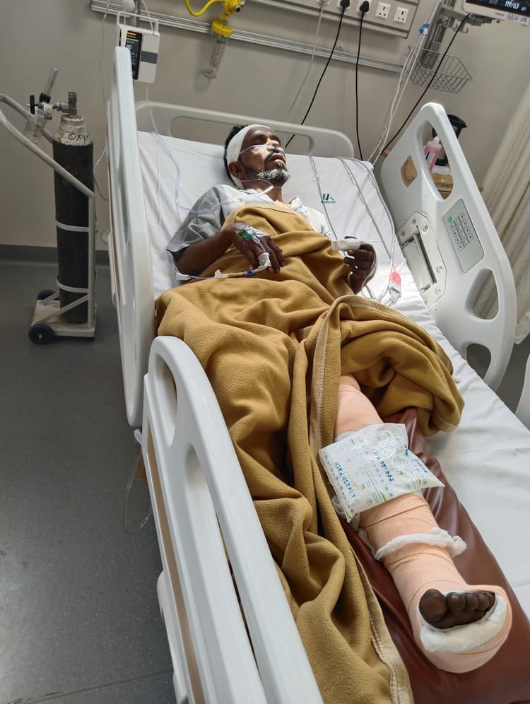 Bokaro News : डोजर ग्रेडर मशीन की चपेट में आने से श्रमिक घायल, रेफर