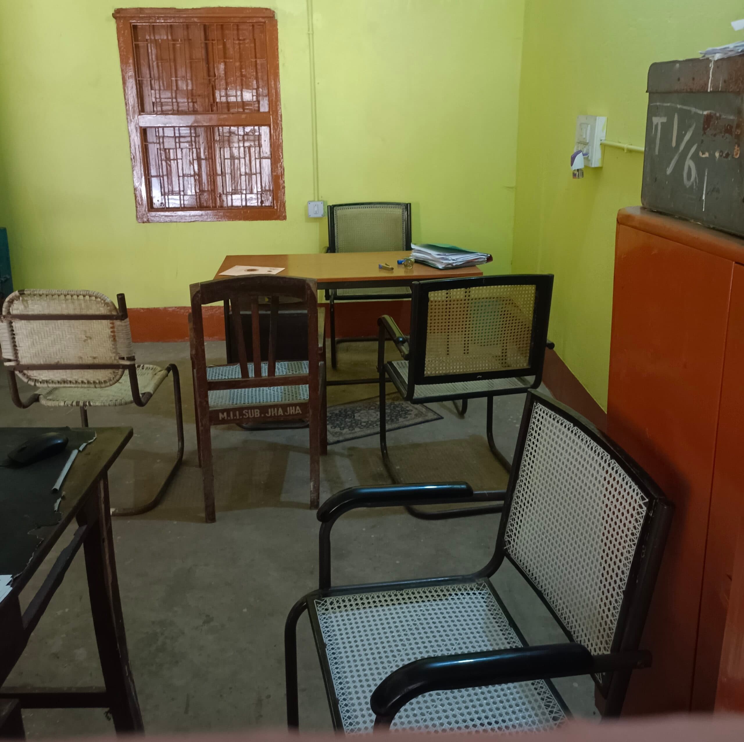 Dhanbad News: होली के दूसरे दिन विभागों में पसरा सन्नाटा, कई कार्यालयों में नहीं पहुंचे अधिकारी-कर्मी