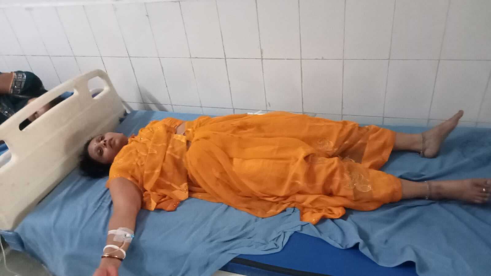 एनएच 19 पर अनियंत्रित होकर स्काॅर्पियो पलटी, दंपती घायल