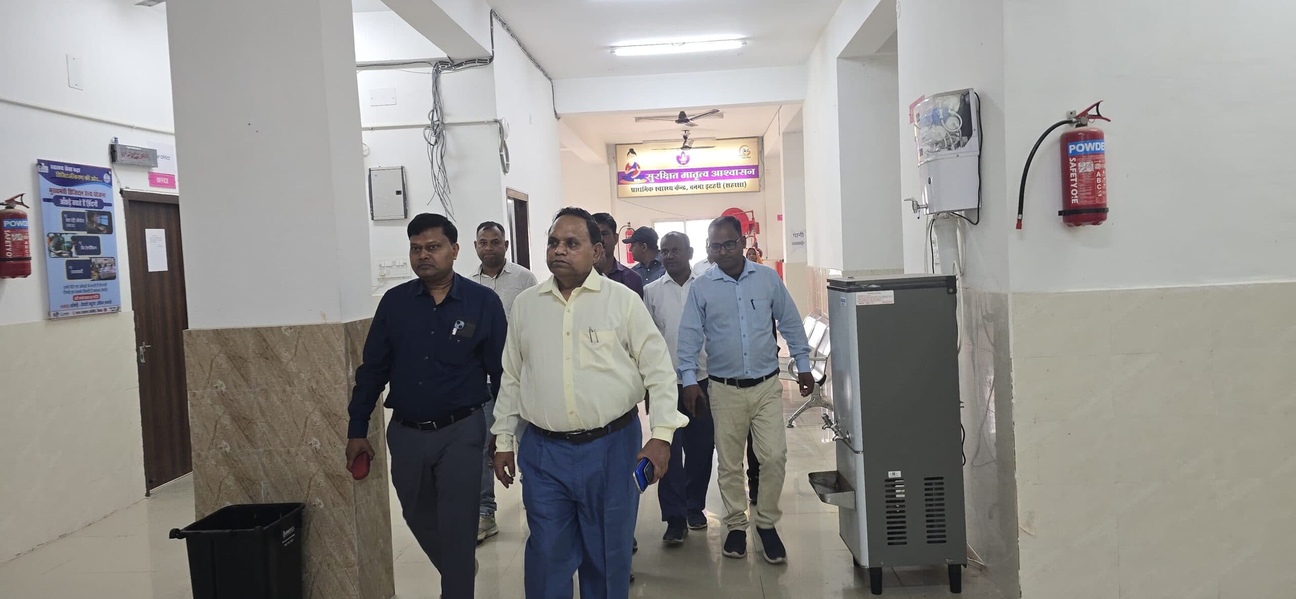 मरीजों से बात कर ली सुविधाओं की जानकारी