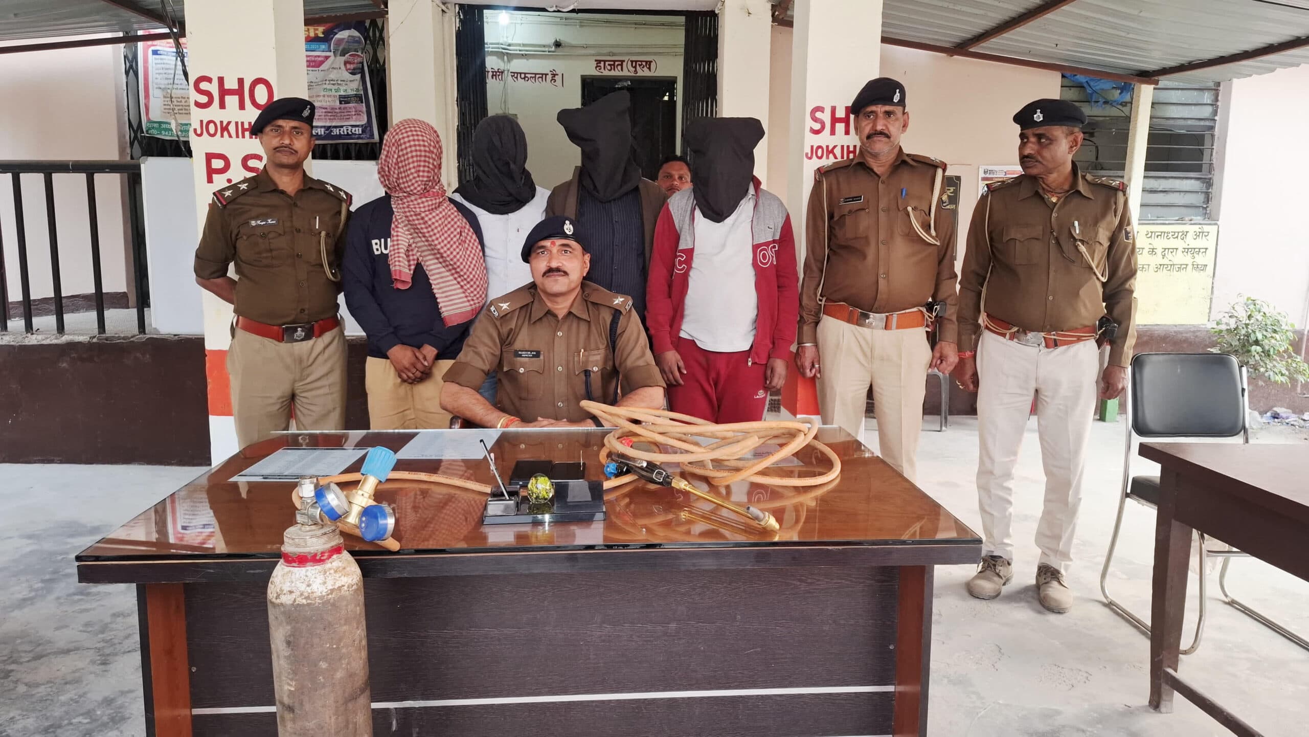 एटीएम कटर गिरोह का खुलासा, अंतरराज्यीय गिरोह के चार बदमाश गिरफ्तार